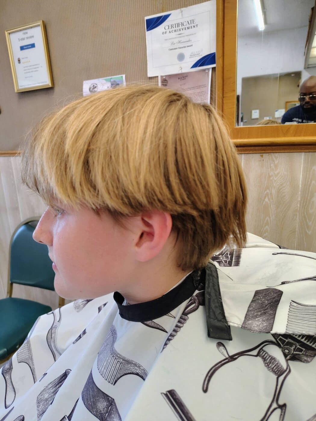 Kids' haircut in the barber chair